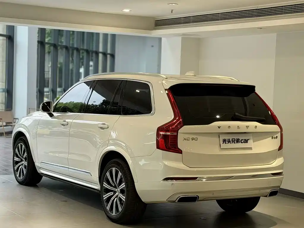 Volvo XC90 — миниатюра 4