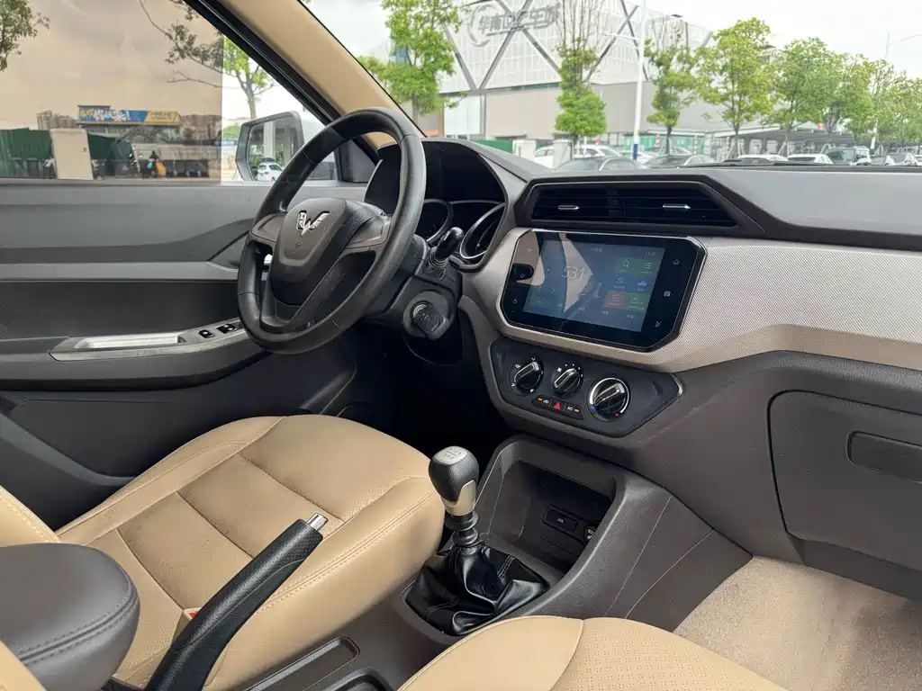 Wuling Hongguang — миниатюра 13