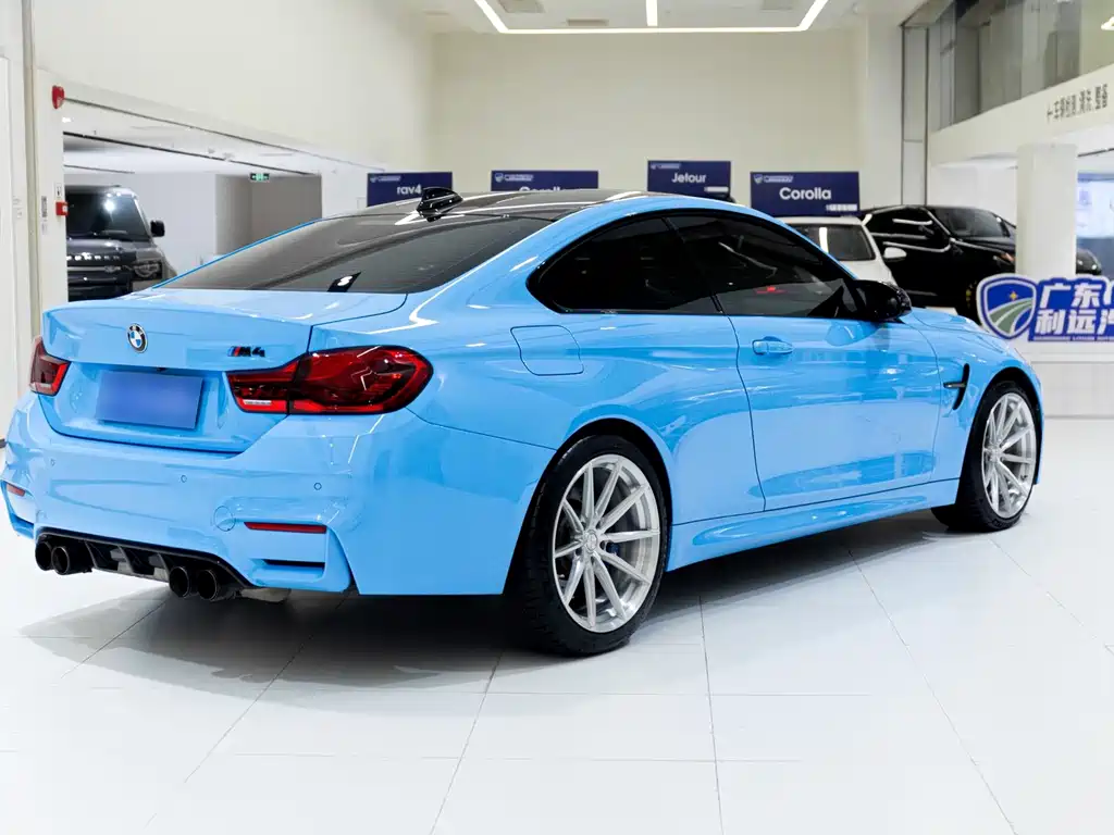 BMW M4 — миниатюра 6