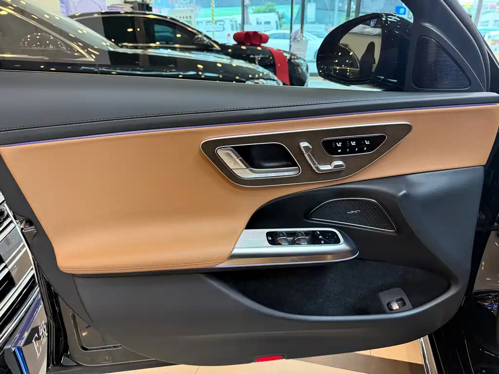 Mercedes-Benz E-Class — миниатюра 4