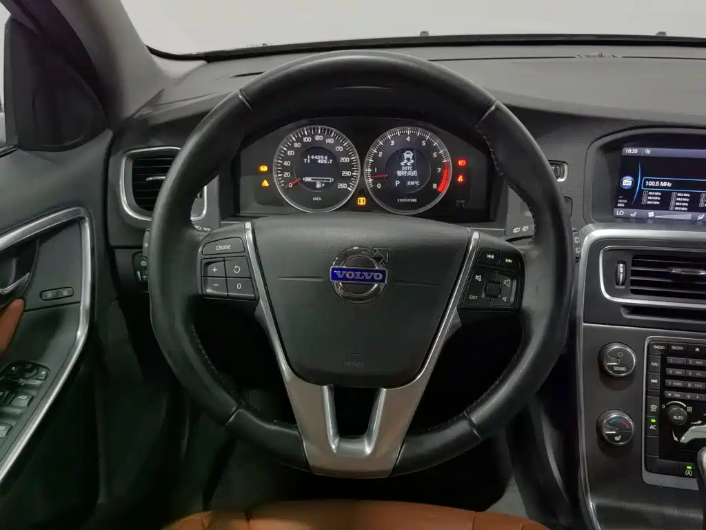 Volvo V60 — миниатюра 11