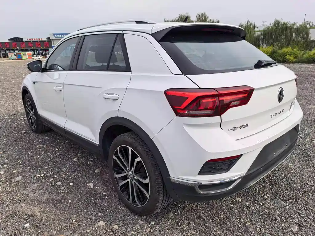 Volkswagen T-Roc — миниатюра 4