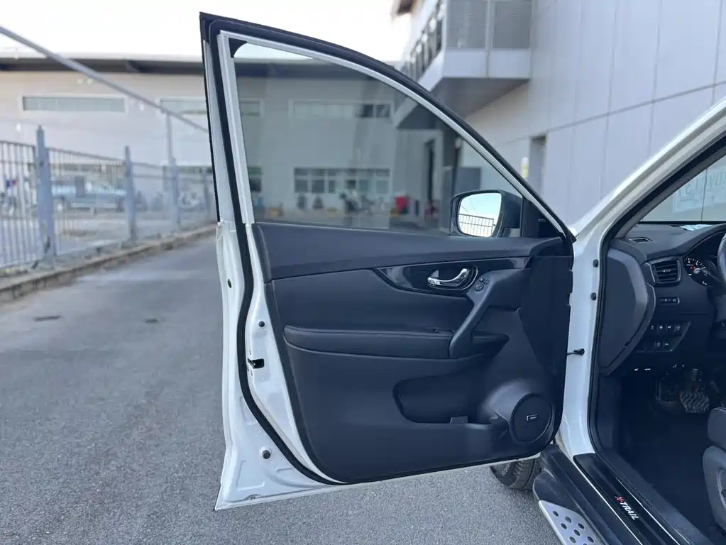 Nissan X-Trail — миниатюра 34