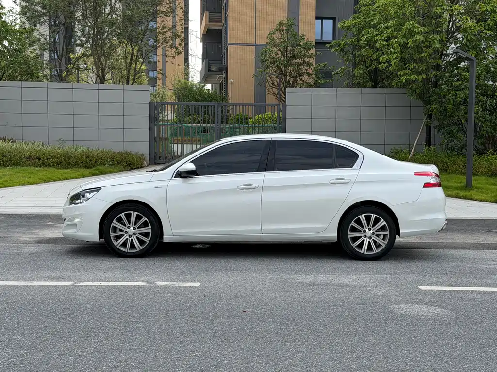 Peugeot 408 — миниатюра 9