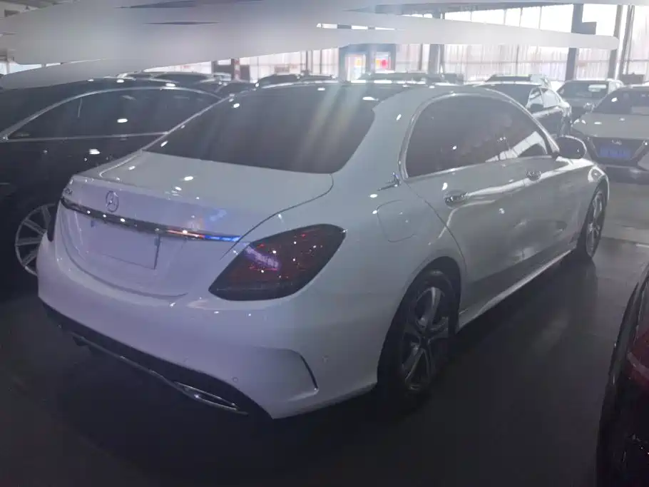 Mercedes-Benz C-Class — миниатюра 3