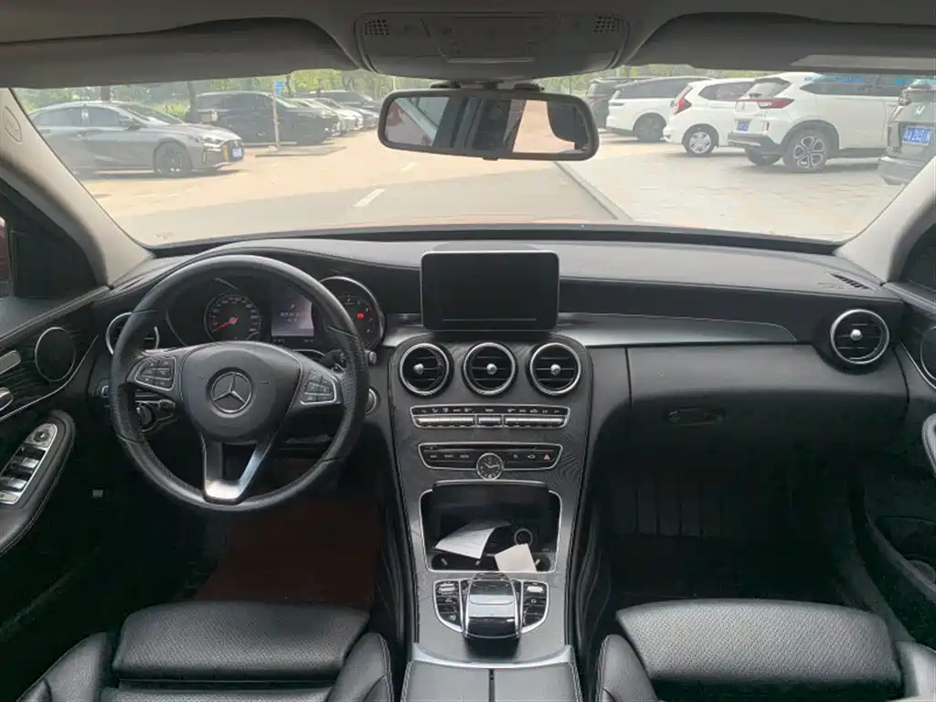 Mercedes-Benz C-Class — миниатюра 6