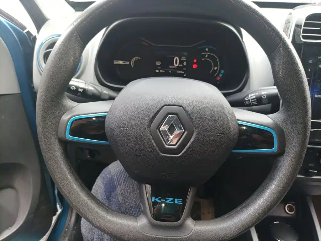 Renault City K-ZE — миниатюра 7