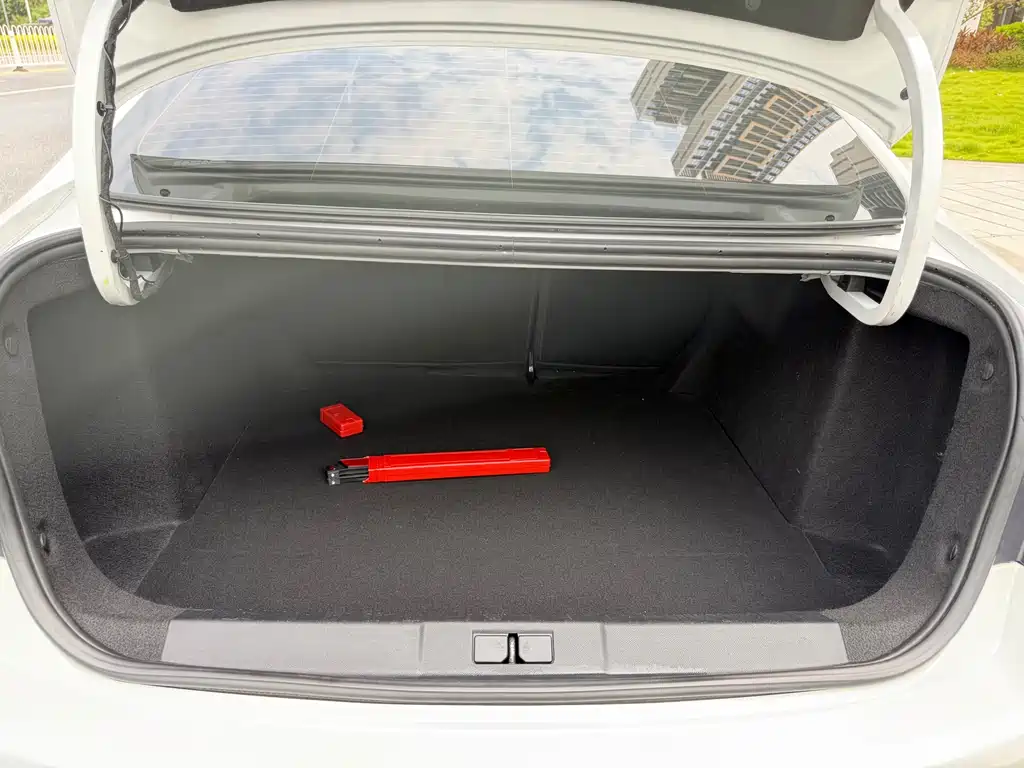 Peugeot 408 — миниатюра 22