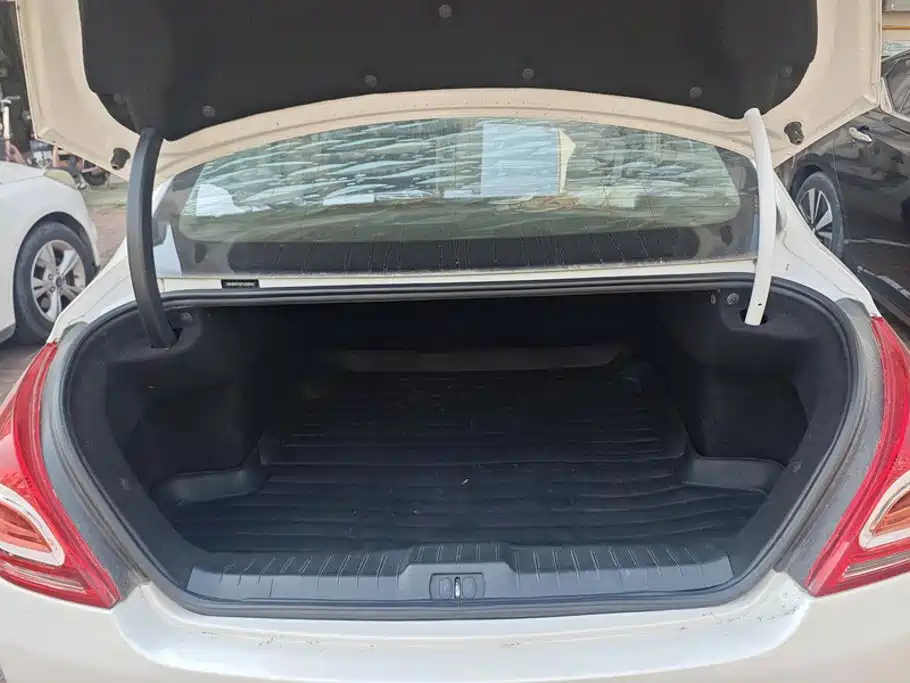 Peugeot 308 — миниатюра 4
