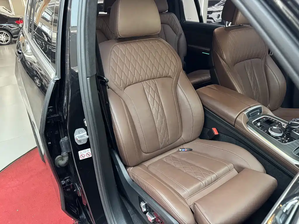 BMW X7 — миниатюра 36