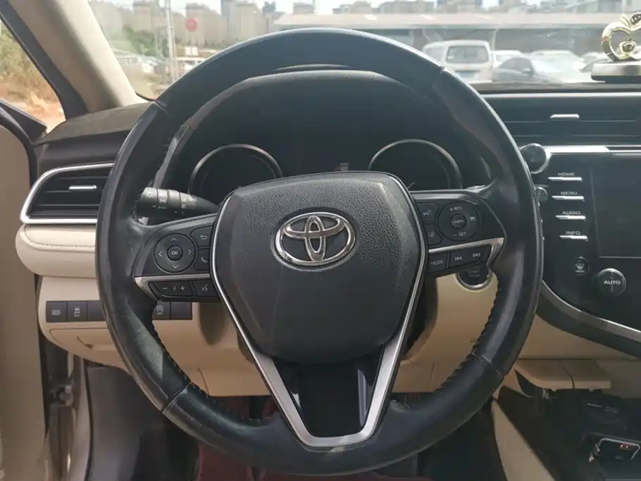 Toyota Camry — миниатюра 15