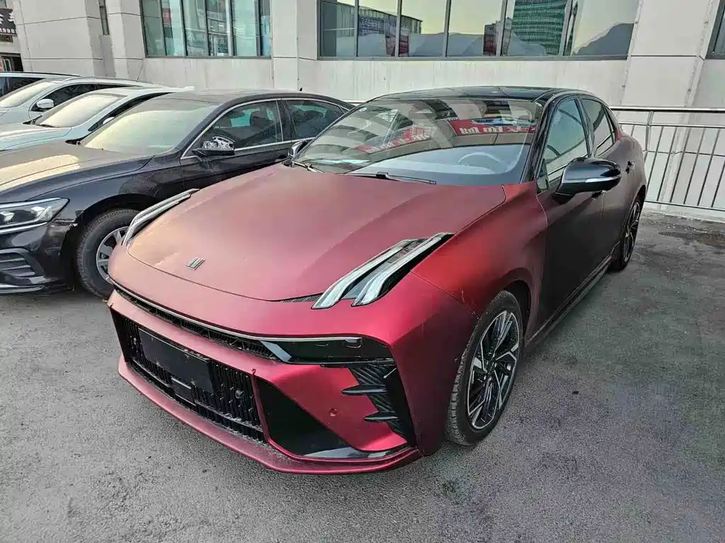 Lynk & Co 03