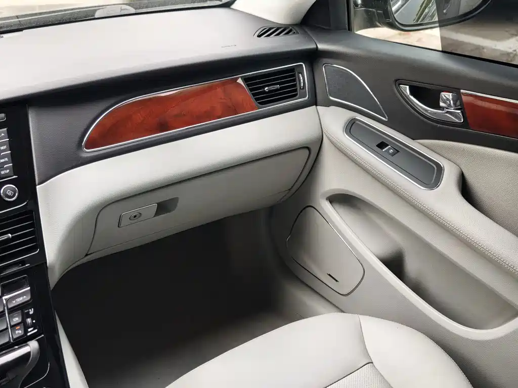 Hongqi Hongqi H7 — миниатюра 15