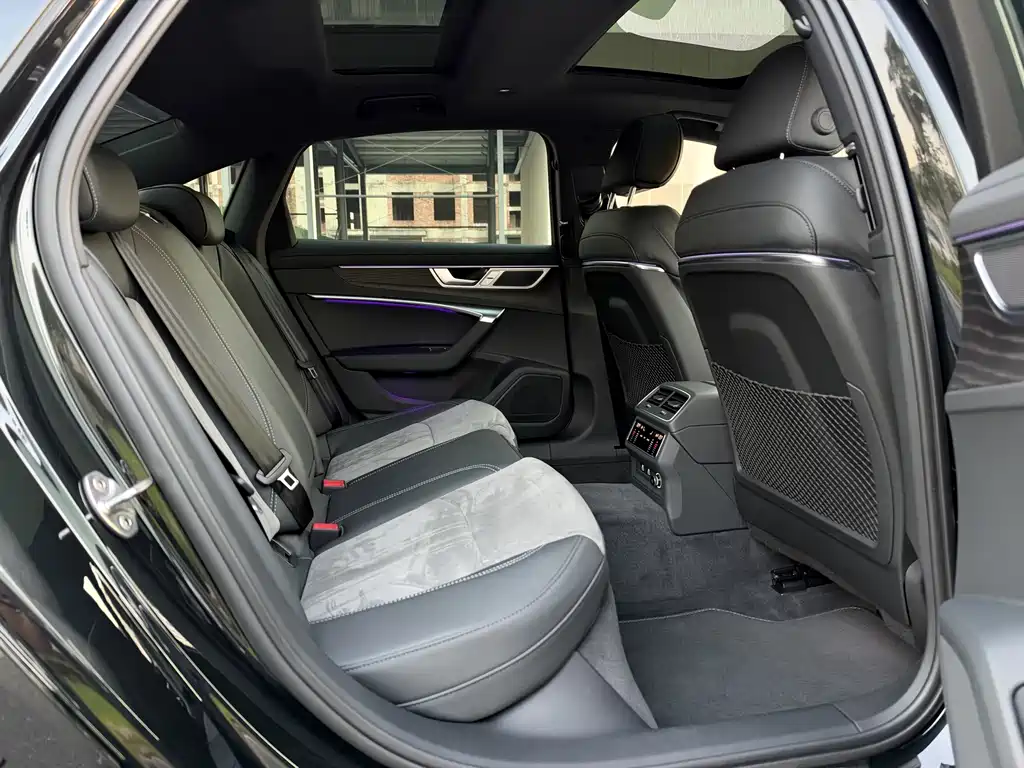 Audi A6L — миниатюра 10