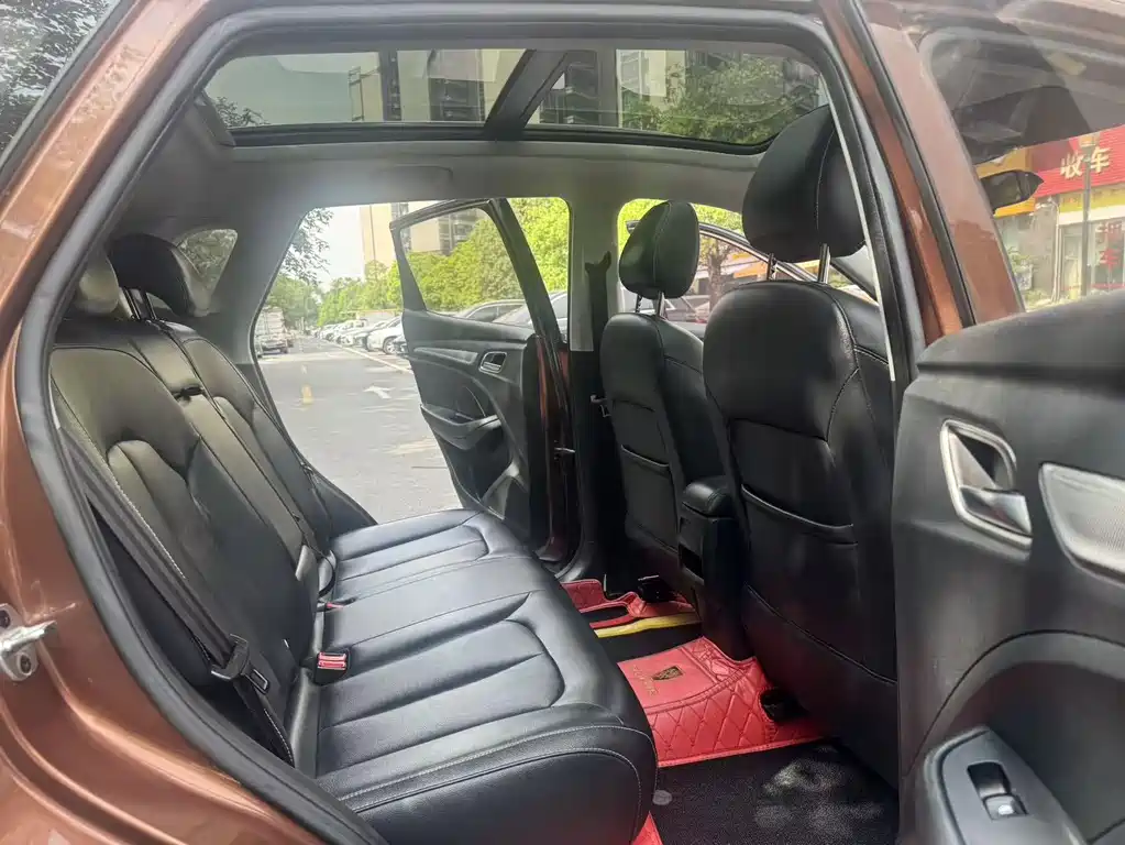Roewe RX3 — миниатюра 8