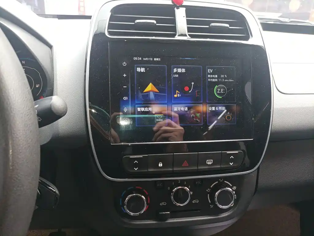 Renault City K-ZE — миниатюра 9