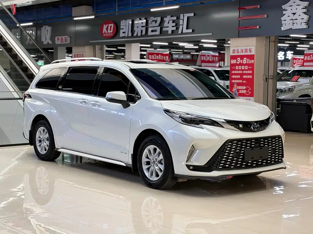 Toyota Granvia — миниатюра 3
