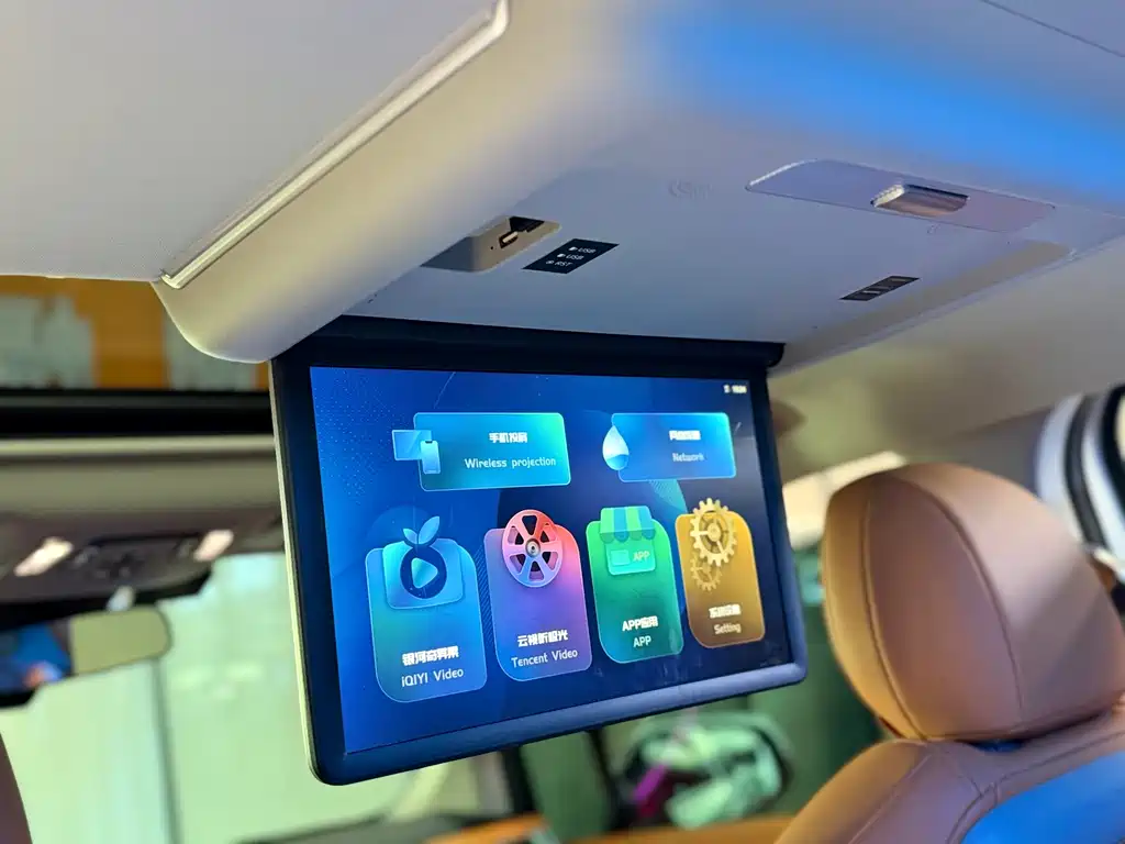Toyota Granvia — миниатюра 12