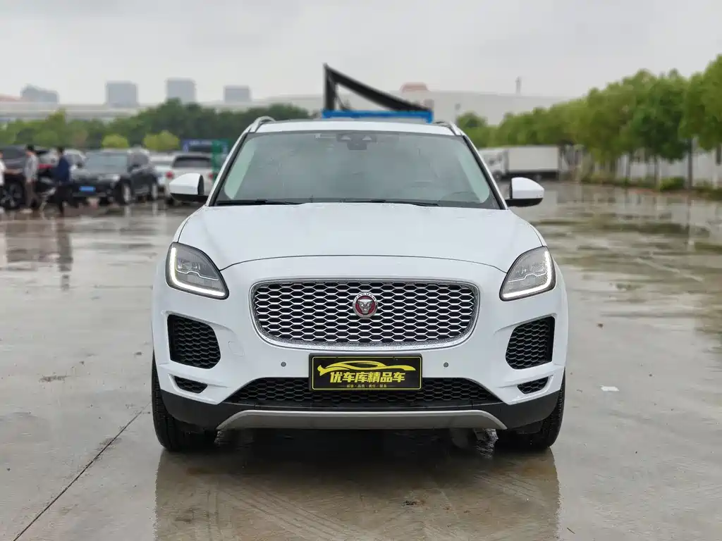 Jaguar E-PACE — миниатюра 3