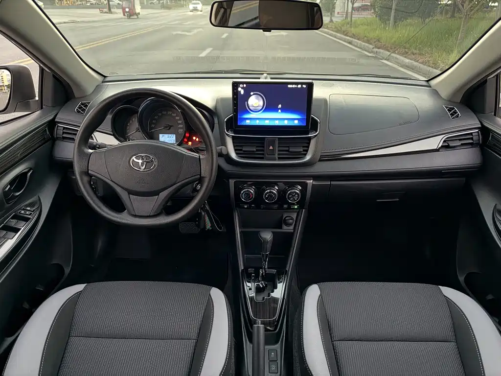 Toyota Yaris L — миниатюра 11