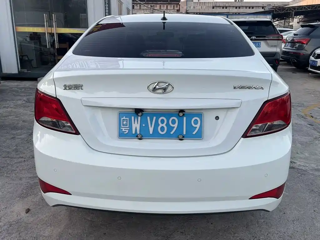 Hyundai Verna — миниатюра 8