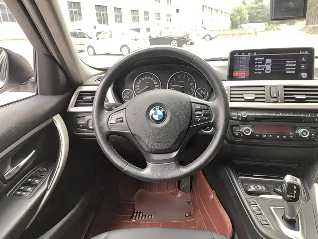 BMW 3 Series — миниатюра 11