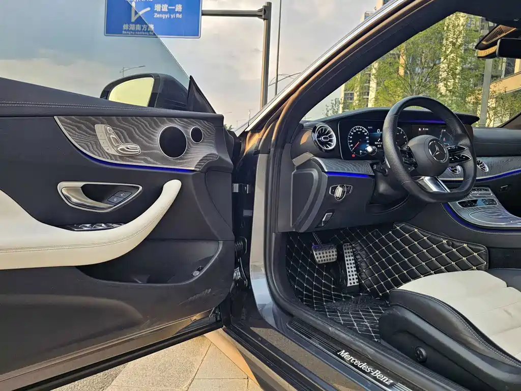 Mercedes-Benz E-Class (Import) — миниатюра 13