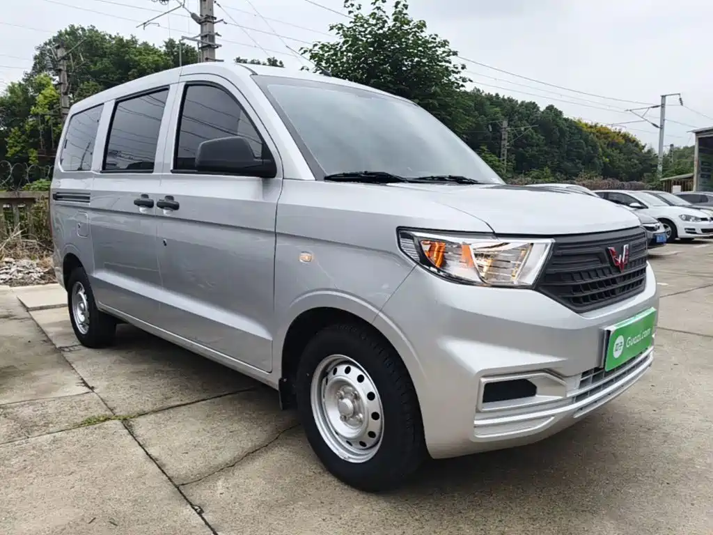 Wuling Hongguang V — миниатюра 4