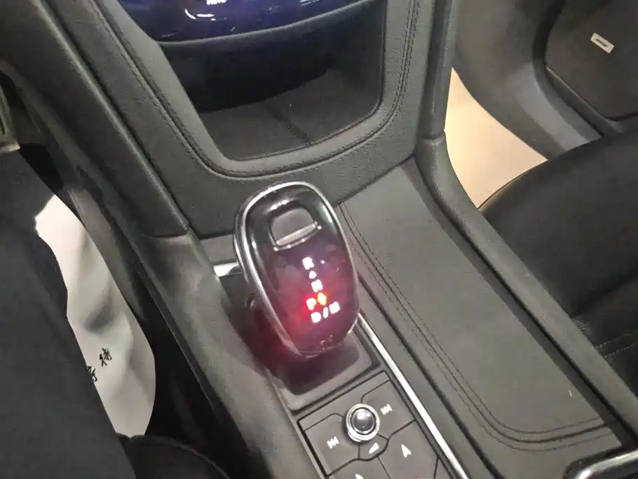 Cadillac XT6 — миниатюра 16