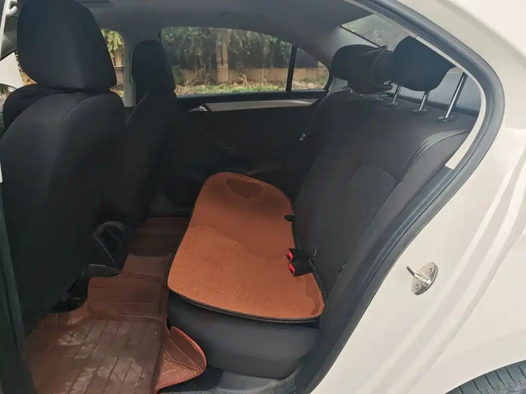 Volkswagen Jetta — миниатюра 13