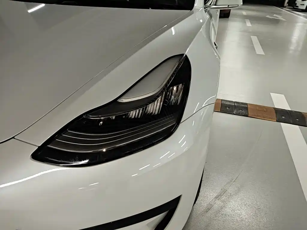 Tesla Model 3 — миниатюра 24