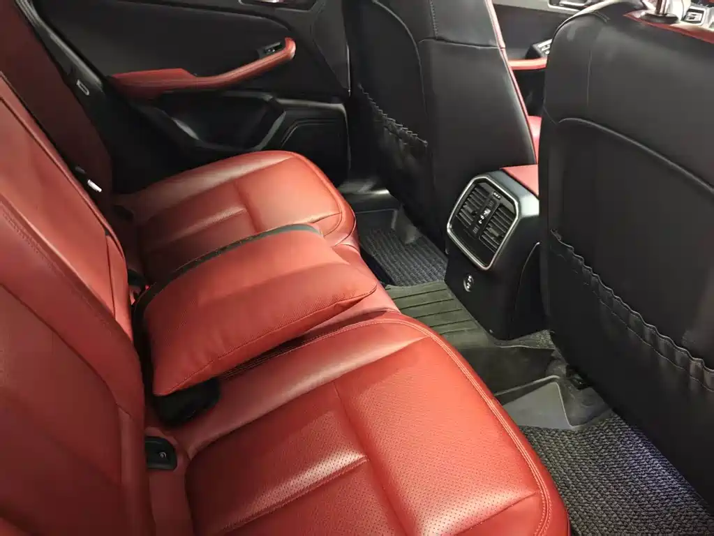 Porsche Macan — миниатюра 11