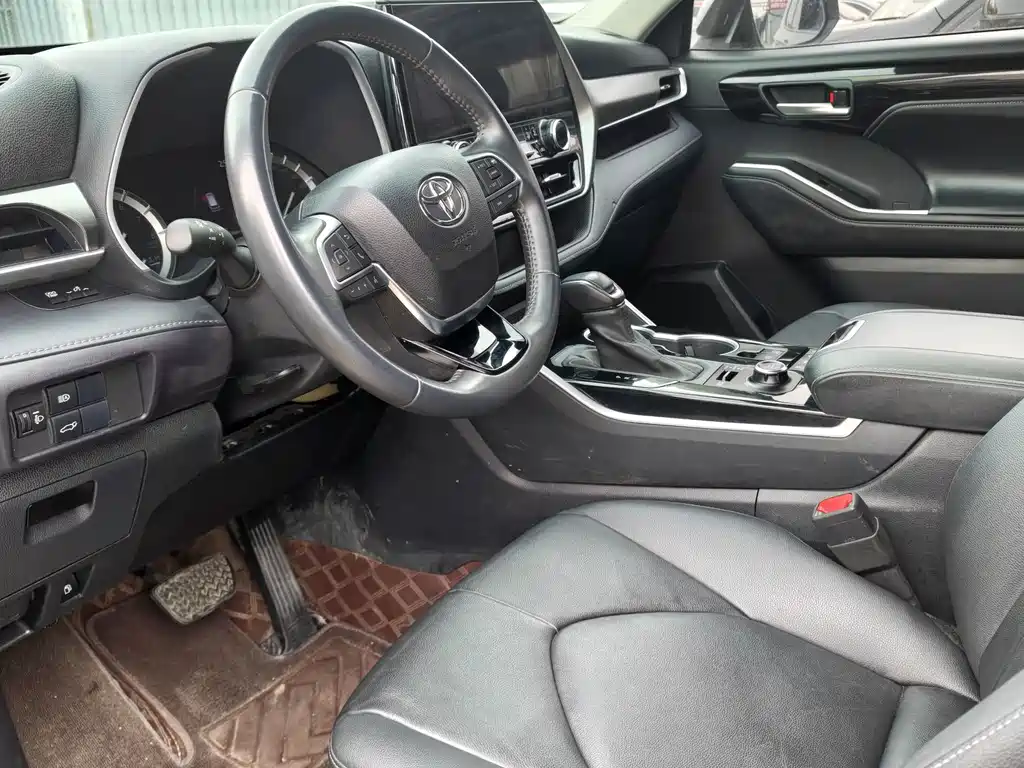 Toyota Highlander — миниатюра 4