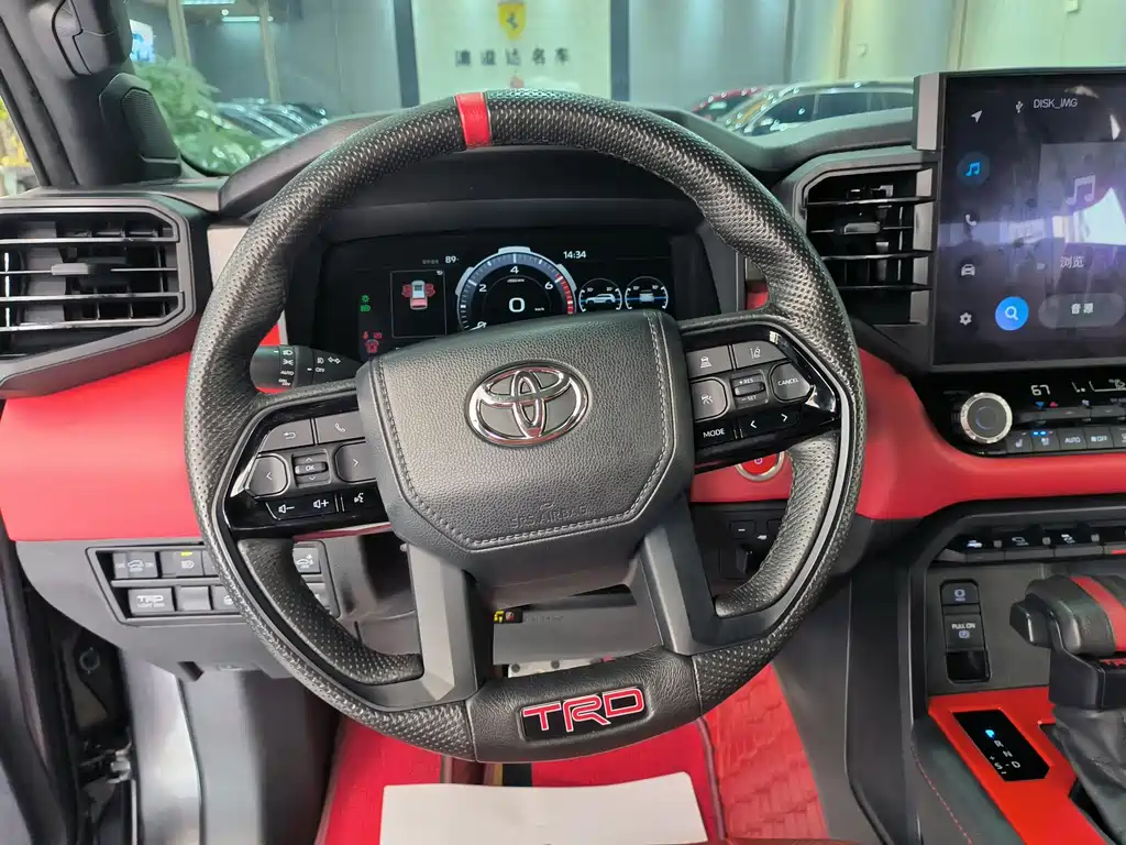 Toyota Sequoia — миниатюра 11