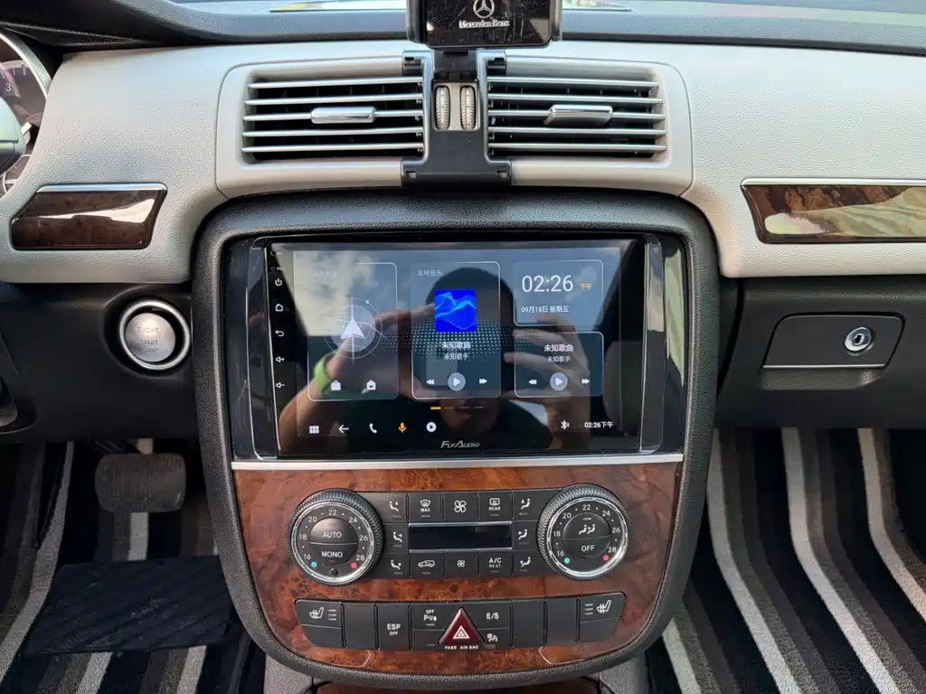 Mercedes-Benz R-Class — миниатюра 6