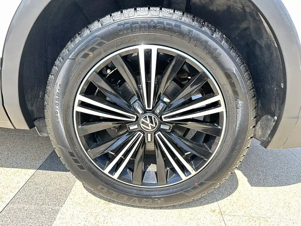 Volkswagen Tiguan L — миниатюра 16