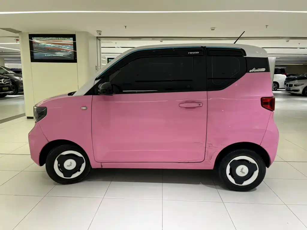 Wuling MINIEV — миниатюра 10