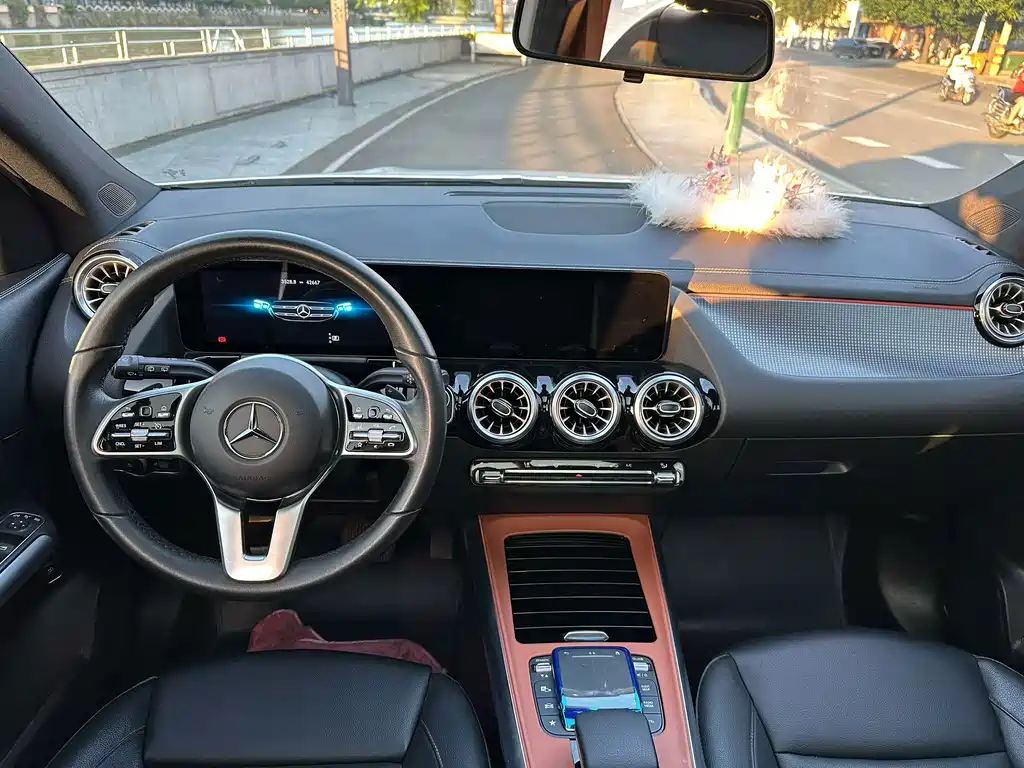 Mercedes-Benz GLA — миниатюра 9