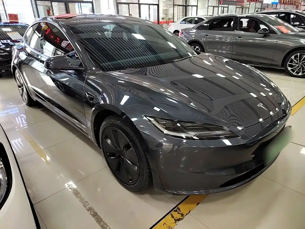 Tesla Model 3 — миниатюра 4