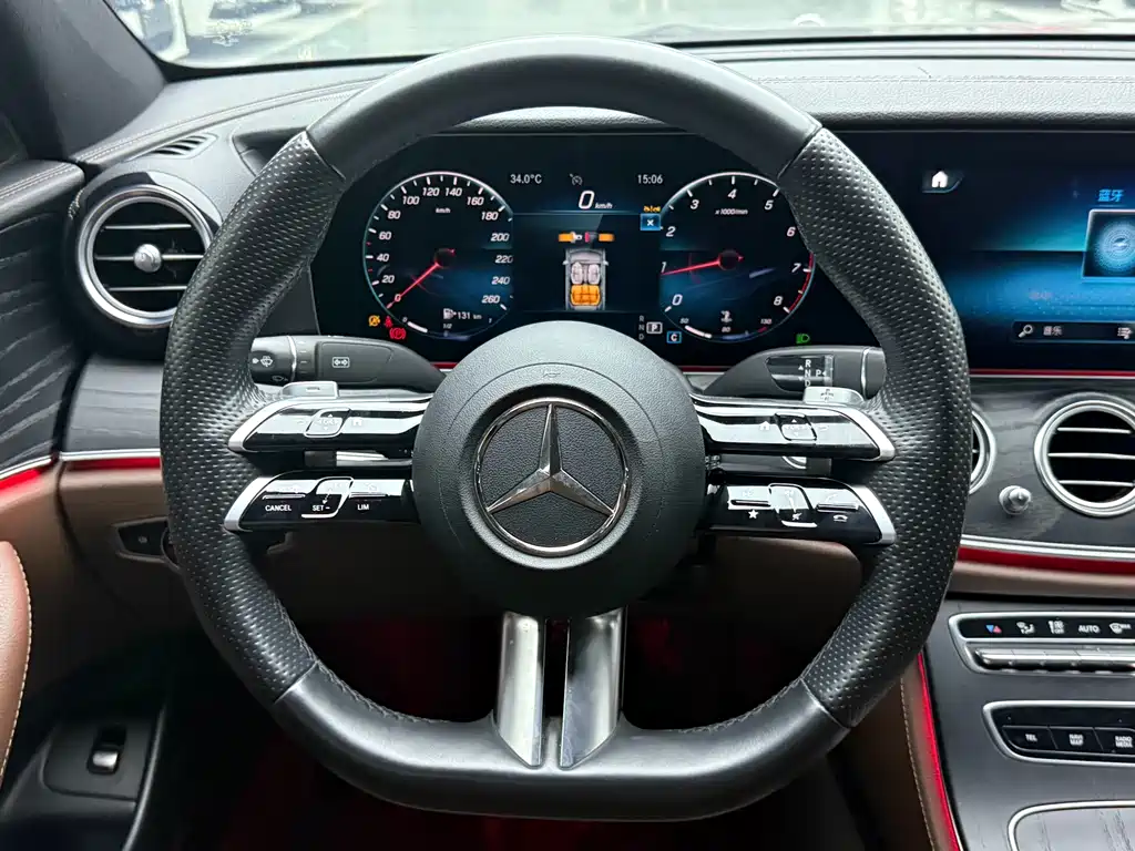 Mercedes-Benz E-Class — миниатюра 10