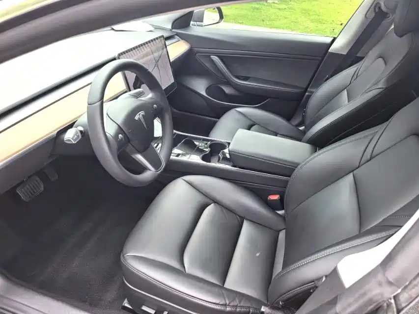 Tesla Model 3 — миниатюра 4