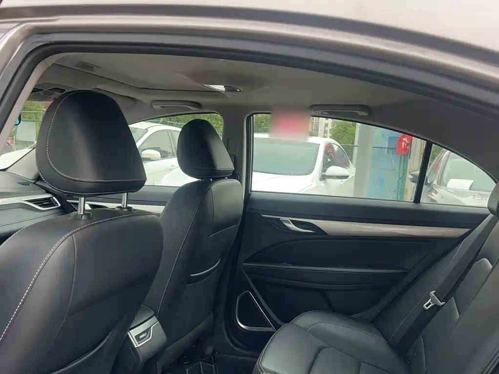 Geely Emgrand — миниатюра 9