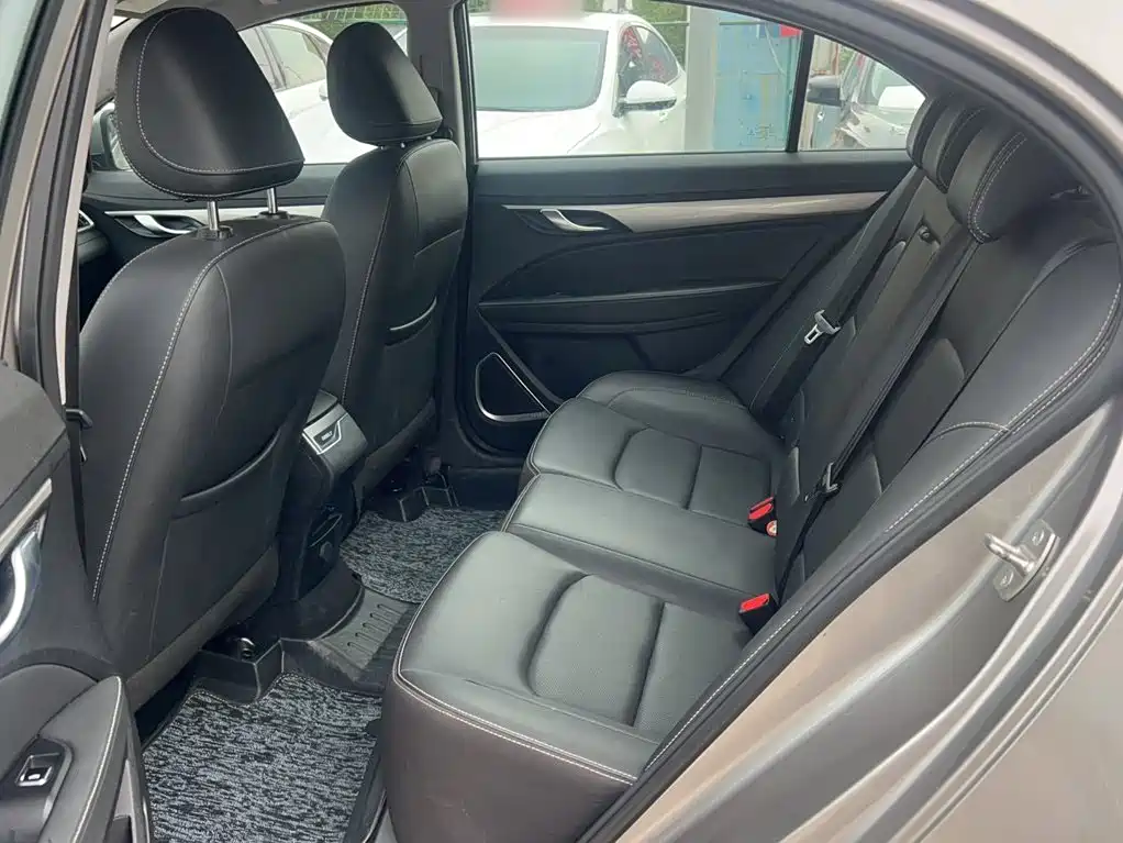 Geely Emgrand — миниатюра 6