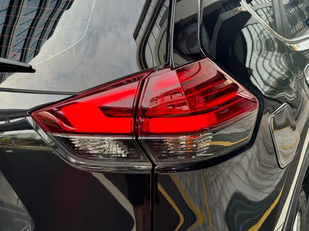 Nissan X-Trail — миниатюра 8