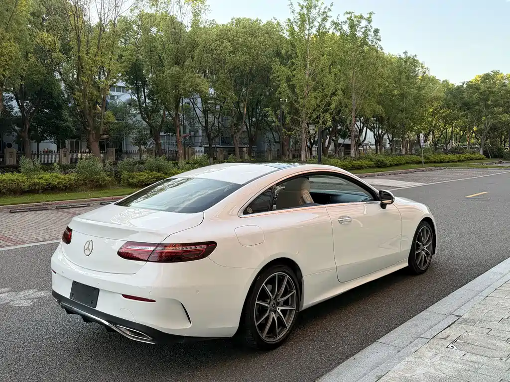 Mercedes-Benz E-Class (Import) — миниатюра 27
