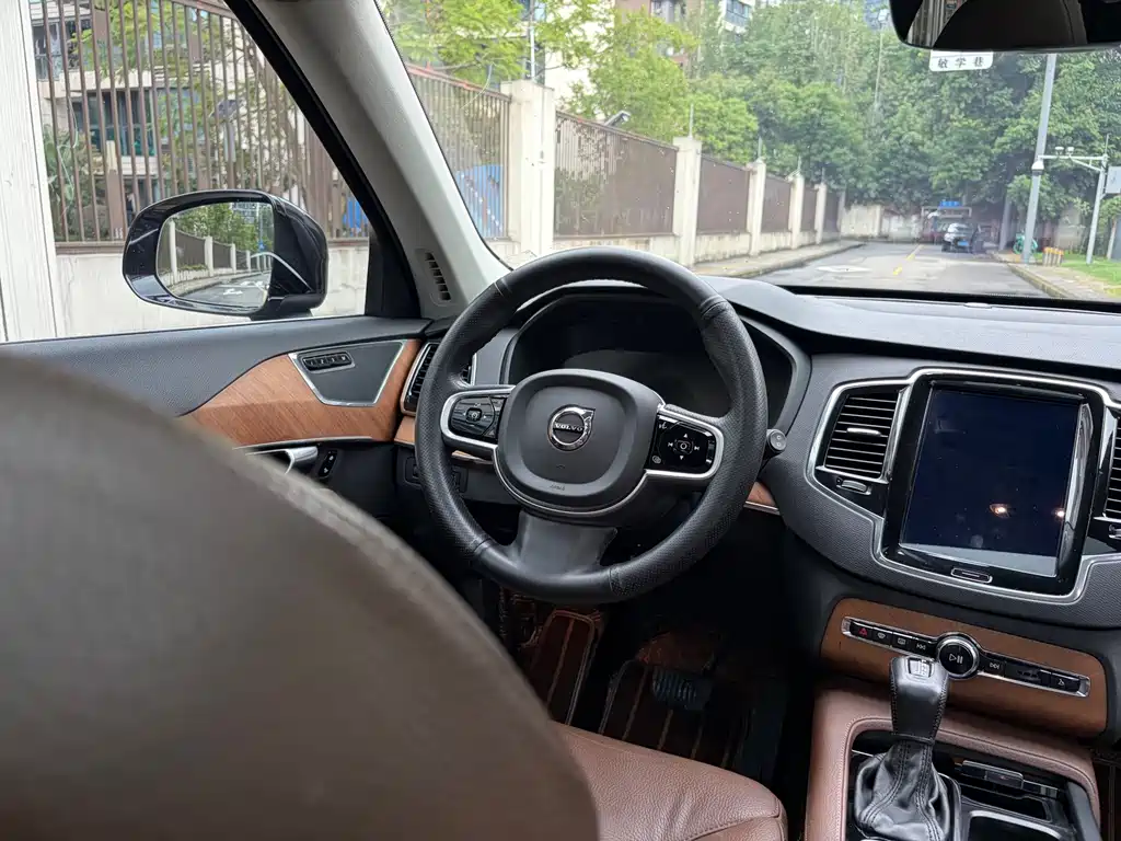 Volvo XC90 — миниатюра 18