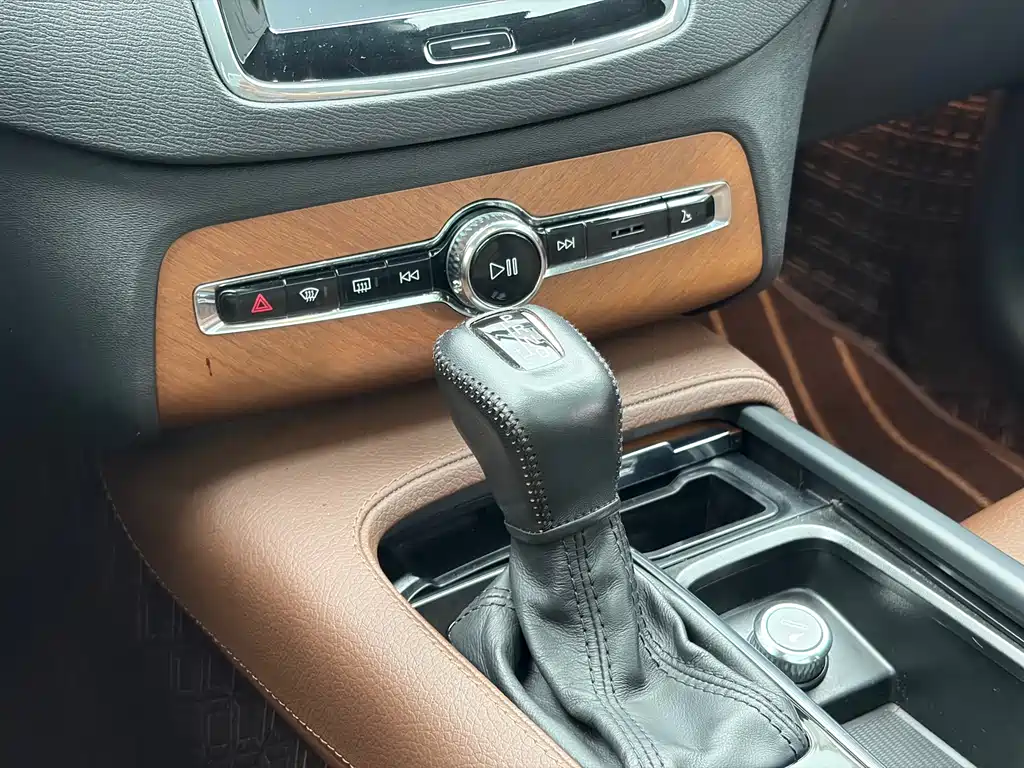 Volvo XC90 — миниатюра 21