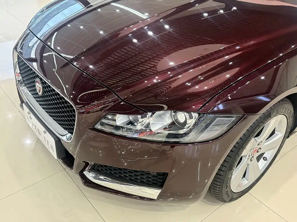 Jaguar XFL — миниатюра 3
