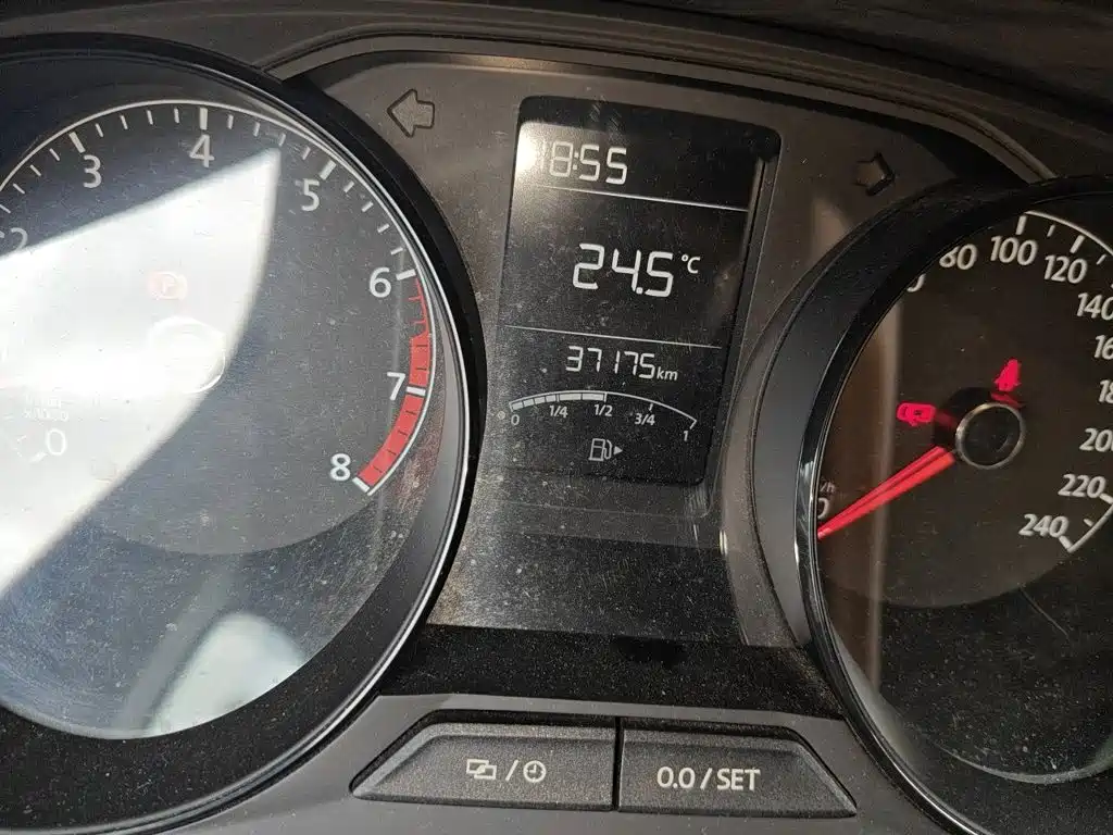Volkswagen Lavida — миниатюра 5