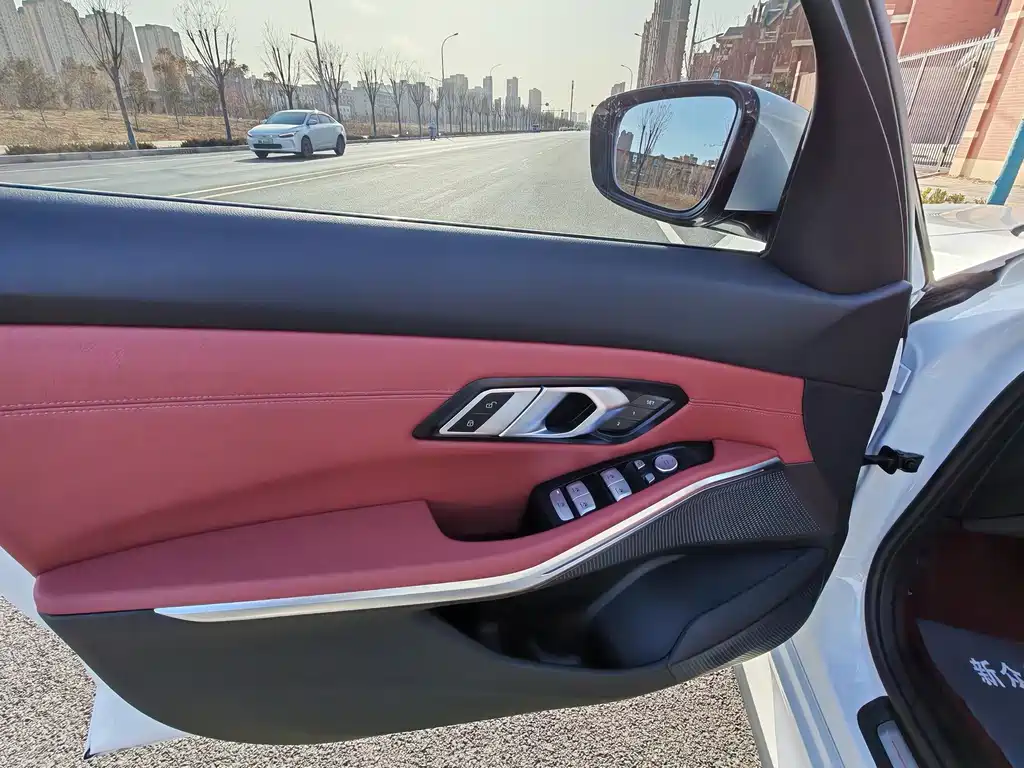 BMW i3 2025 eDrive 35 L